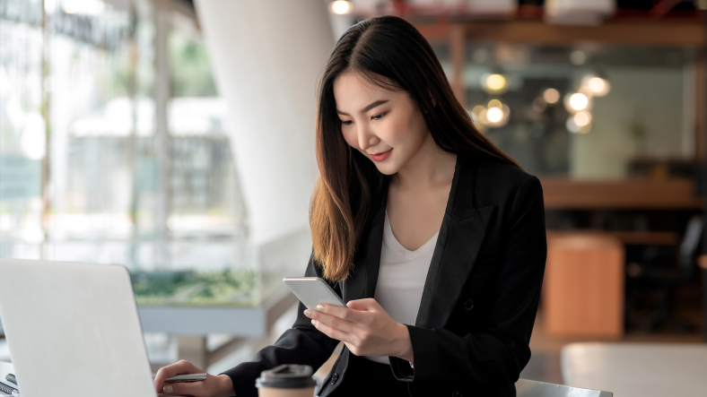 woman on laptop